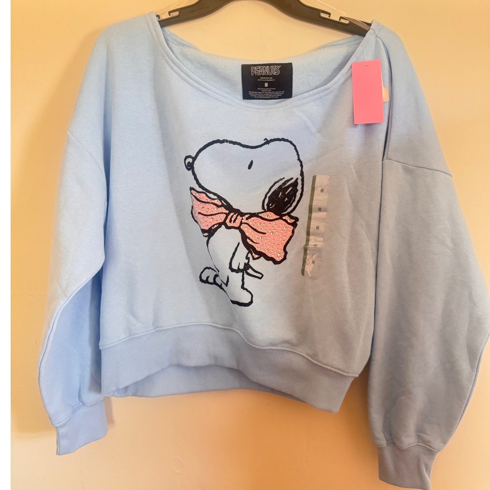 Peanuts Snoopy Graphic Sweatshirt Blue Sequin Bow Boat Neck Pullover M NEW